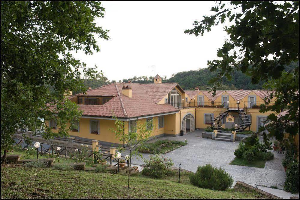 Agriturismo Il Casale Delle Ginestre ฟิวมิชีโน ภายนอก รูปภาพ