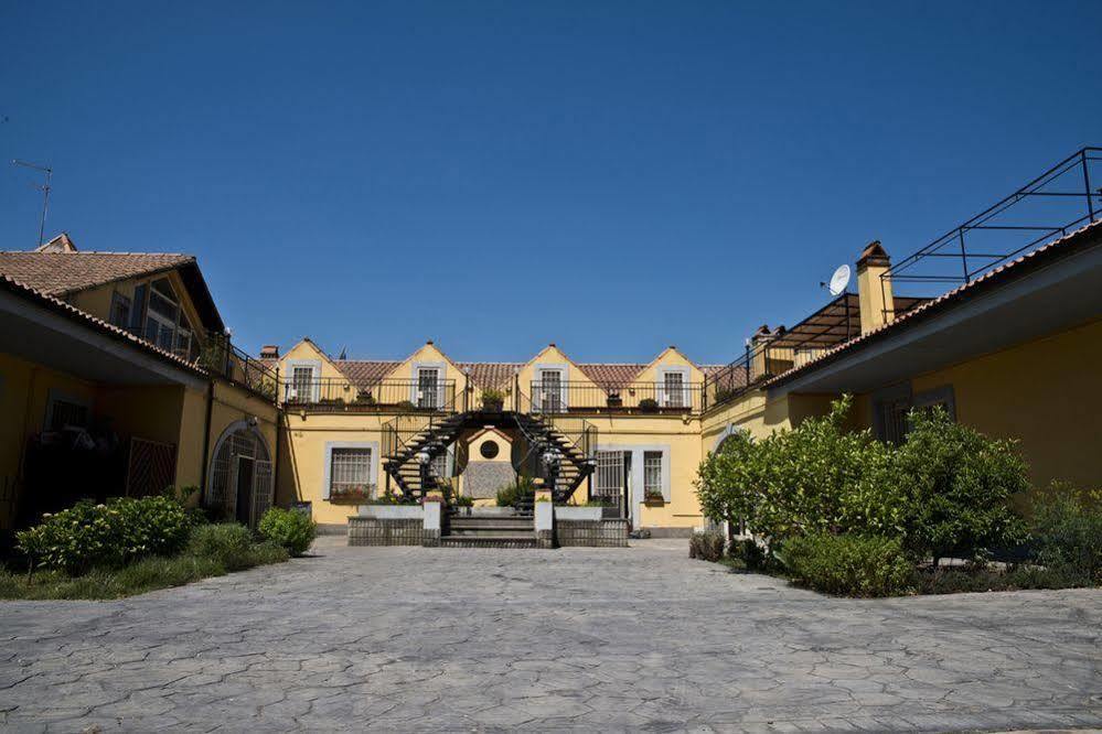 Agriturismo Il Casale Delle Ginestre ฟิวมิชีโน ภายนอก รูปภาพ