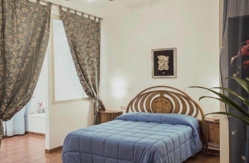 Agriturismo Il Casale Delle Ginestre ฟิวมิชีโน ภายนอก รูปภาพ
